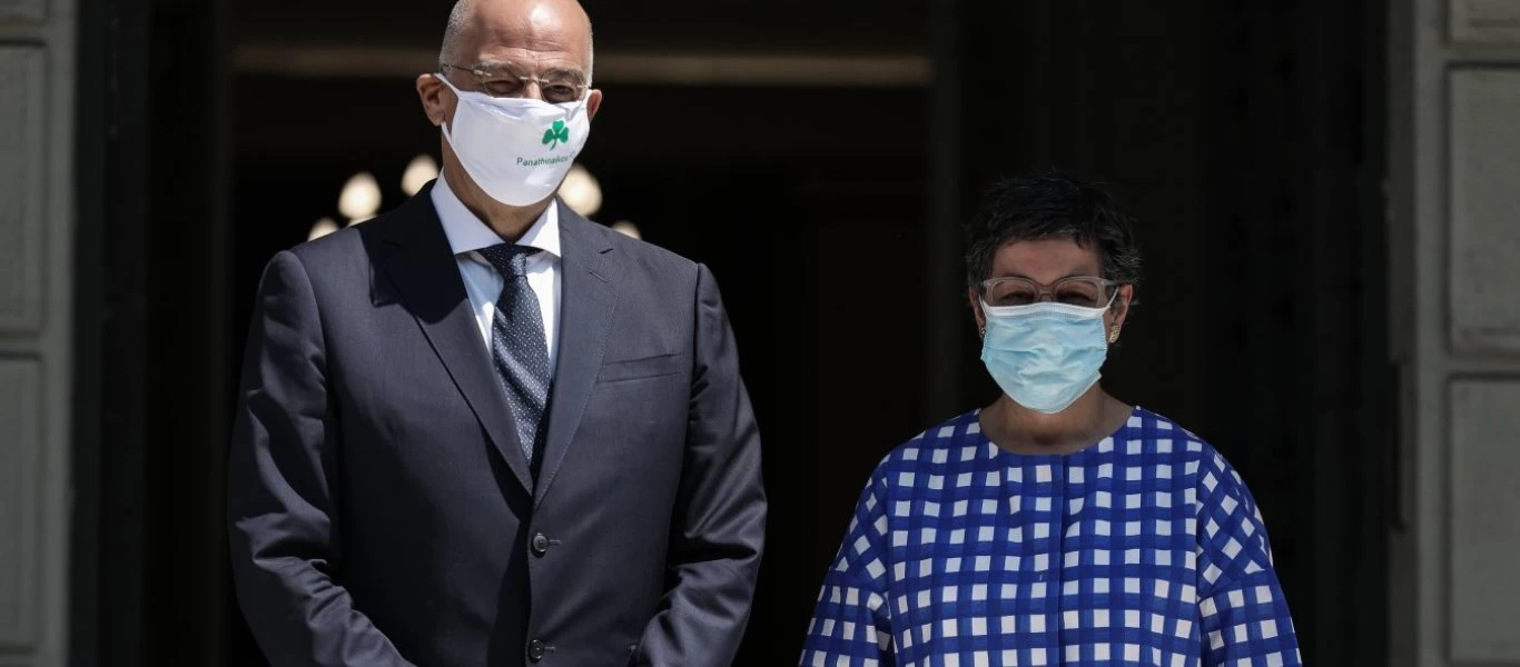 Γιατί ο Ν.Δένδιας φόρεσε μάσκα του Παναθηναϊκού; - Όλο το παρασκήνιο